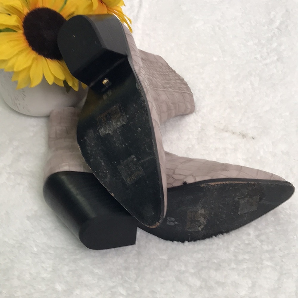 RAYE Flag Boot in Taupe - Picture 7 of 7